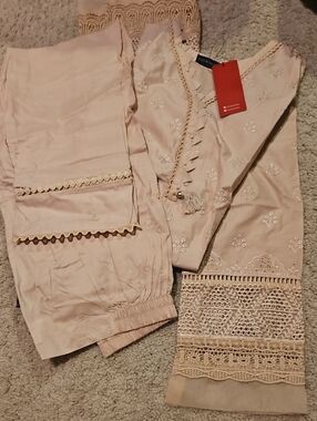 Kurta Set Women's Embroidered Pale Blush Salwaar Kameez